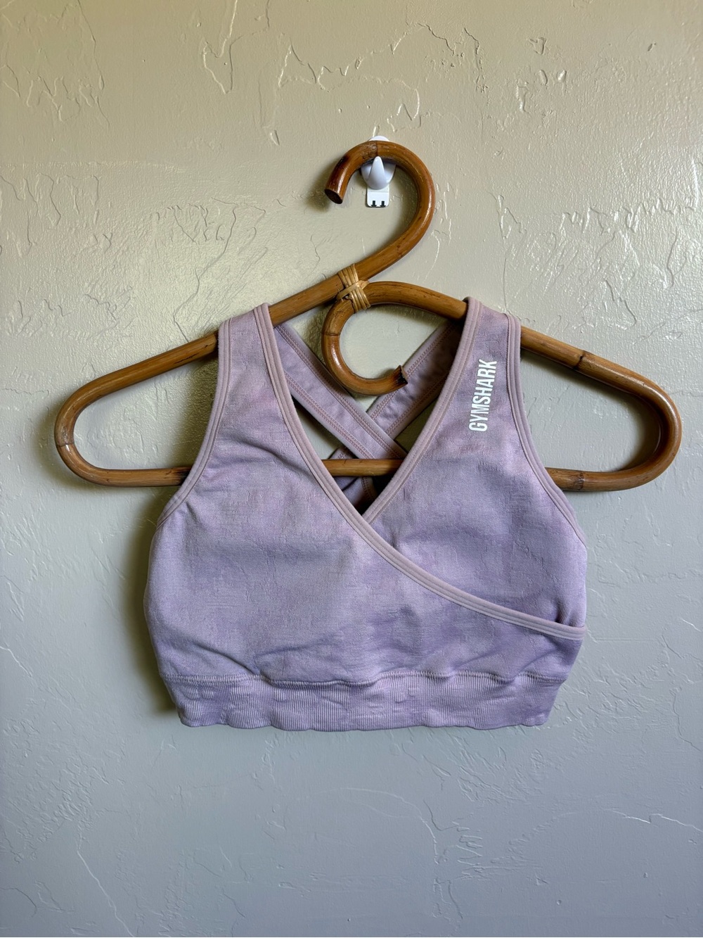 Gymshark Adapt Camo Seamless Sports Bra Pink Size Medium GLSB4298 Activewear